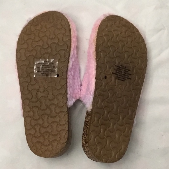 Mia Girl fuzzy slippers size 4 - Picture 2 of 9